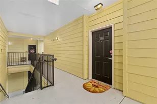 1257 SW 9th Rd, Gainesville, FL 32601 - Photo 3