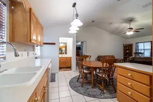 300 SW Brighton Ct, Fort White, FL 32038 - Photo 1