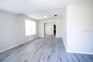 1424 NE 1st Ave, Gainesville, FL 32641 - Photo 3