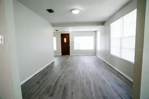 1424 NE 1st Ave, Gainesville, FL 32641 - Photo 5