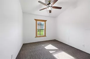 125 NW 40th Ave, Bell, FL 32619 - Photo 11