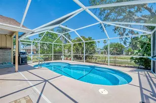 7805 38th Ct E, Sarasota, FL 34243 - Photo 41