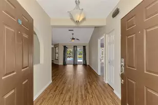 7805 38th Ct E, Sarasota, FL 34243 - Photo 3