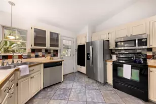 818 NW 202nd St, Newberry, FL 32669 - Photo 15