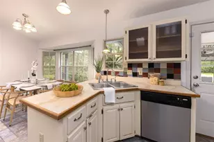 818 NW 202nd St, Newberry, FL 32669 - Photo 13