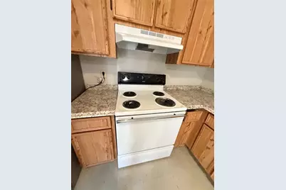 615 SW 11th Lane #D, Gainesville, FL 32601 - Photo 3