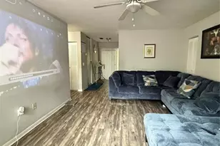 615 SW 11th Ln, Gainesville, FL 32601 - Photo 11