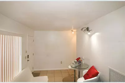 2300 SW 43rd Street #T-3 - Room C, Gainesville, FL 32607 - Photo 5