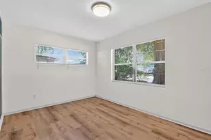 1302 NE 14th Ter, Gainesville, FL 32601 - Photo 11