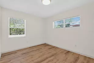 1302 NE 14th Ter, Gainesville, FL 32601 - Photo 13