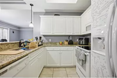 325 NW 14th Street #307, Gainesville, FL 32603 - Photo 11