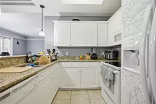 325 NW 14th St, Gainesville, FL 32603 - Photo 11