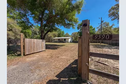 9590 NE 78th Lane, Bronson, FL 32621 - Photo 3