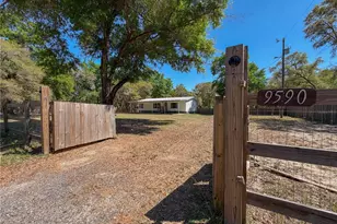 9590 NE 78th Ln, Bronson, FL 32621 - Photo 3