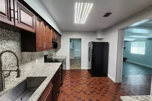 1014 NE 10th Pl, Gainesville, FL 32601 - Photo 27