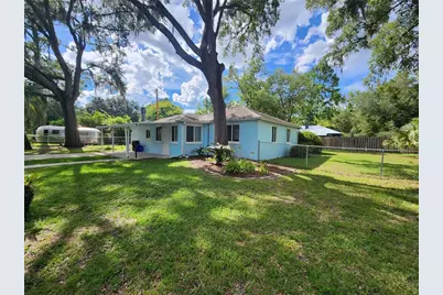 1014 NE 10th Place, Gainesville, FL 32601 - Photo 3