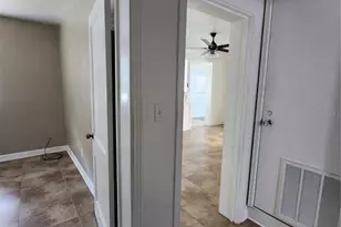 1014 NE 10th Pl, Gainesville, FL 32601 - Photo 41