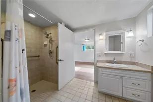 2002 NW 11th Rd, Gainesville, FL 32605 - Photo 45