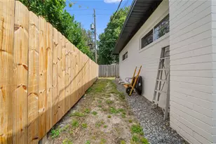 2002 NW 11th Rd, Gainesville, FL 32605 - Photo 53