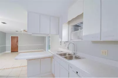 703 NE 6th Place, Gainesville, FL 32601 - Photo 19