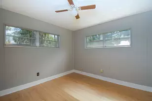 703 NE 6th Pl, Gainesville, FL 32601 - Photo 5