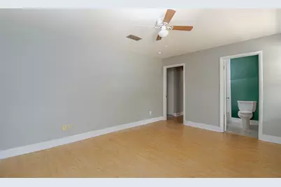 703 NE 6th Place, Gainesville, FL 32601 - Photo 27