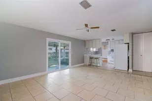 703 NE 6th Pl, Gainesville, FL 32601 - Photo 19