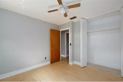 703 NE 6th Place, Gainesville, FL 32601 - Photo 13
