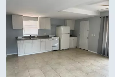 39029 1/2 Kirkland Drive, Zephyrhills, FL 33542 - Photo 5