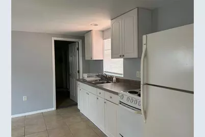39029 1/2 Kirkland Drive, Zephyrhills, FL 33542 - Photo 7