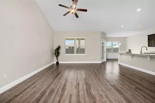 19033 NW 166th Ave, High Springs, FL 32643 - Photo 7