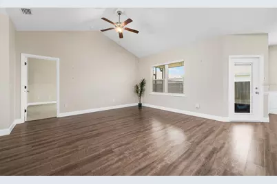 19033 NW 166th Avenue, High Springs, FL 32643 - Photo 9