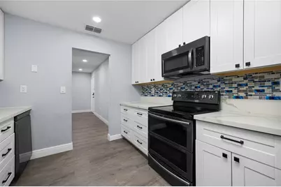 2818 SW 14th Drive #107, Gainesville, FL 32608 - Photo 15