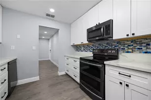 2818 SW 14th Dr, Gainesville, FL 32608 - Photo 15