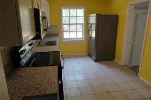 1334 NE 1st Ave, Gainesville, FL 32641 - Photo 5