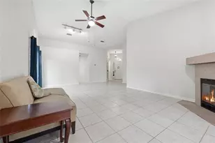 1736 NW 16th Pl, Gainesville, FL 32605 - Photo 5