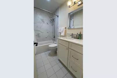 2708 SW 14th Drive #220, Gainesville, FL 32608 - Photo 3
