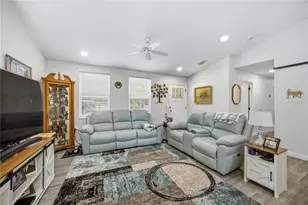 9025 SE Co Rd 221, Hampton, FL 32044 - Photo 7