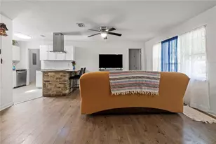 1009 SE 20th St, Gainesville, FL 32641 - Photo 3