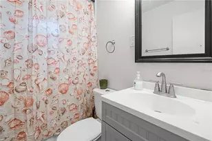 1009 SE 20th St, Gainesville, FL 32641 - Photo 9