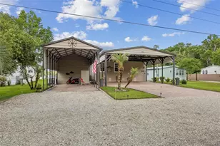 329 Paradise Cir, Satsuma, FL 32189 - Photo 3
