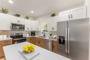 925 NE 17th Dr, Gainesville, FL 32641 - Photo 5