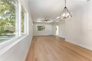 925 NE 17th Dr, Gainesville, FL 32641 - Photo 7