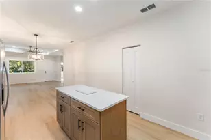 925 NE 17th Dr, Gainesville, FL 32641 - Photo 11
