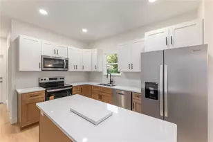 925 NE 17th Dr, Gainesville, FL 32641 - Photo 9