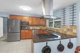 1915 NW 16th Ave, Gainesville, FL 32605 - Photo 11