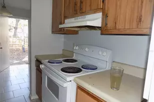 6124 SW 10th Pl, Gainesville, FL 32607 - Photo 5