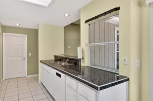2305 NW 44th Pl, Gainesville, FL 32605 - Photo 11