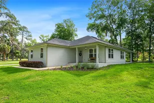 601 SE 4th Ave, Melrose, FL 32666 - Photo 1