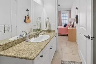 325 NW 14th St, Gainesville, FL 32603 - Photo 29